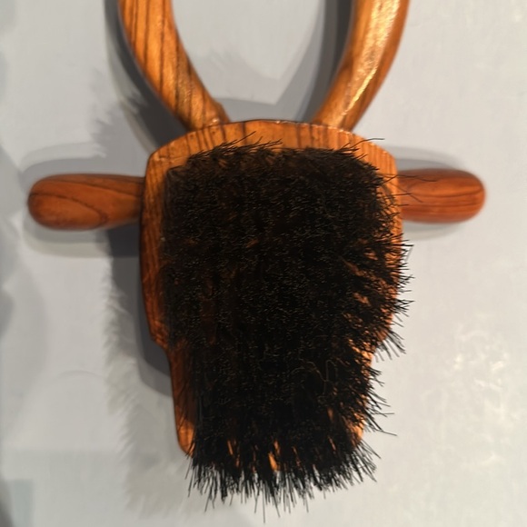 Wall hanging  decorative shoe brush, withwooden cow horns - Picture 2 of 7